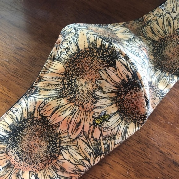 Sunflower handmade face mask behind head elastic - Picture 10 of 16